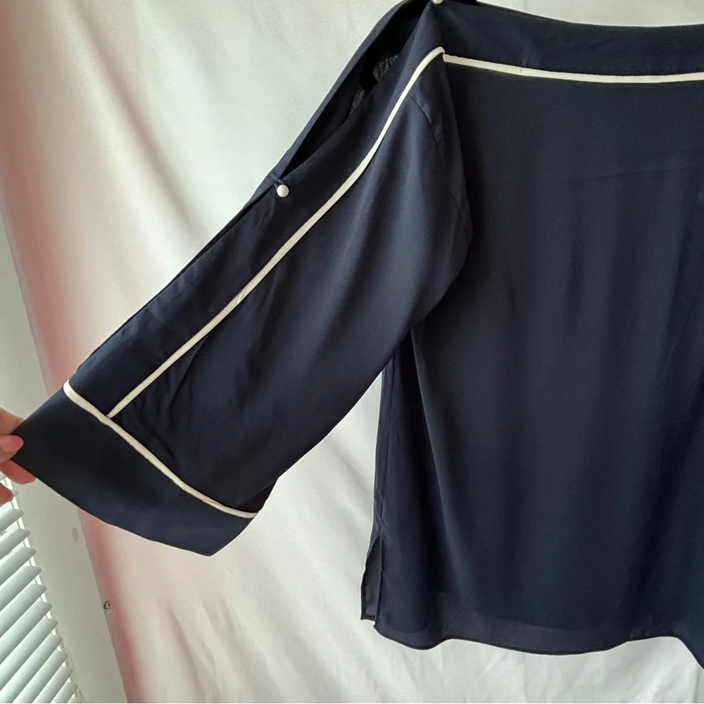 Ann Taylor XS Navy Blue with White Trim Boat Neck Blouse Slit Sleeves NWT - Picture 2 of 12